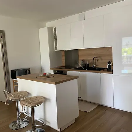 T2 Cannes - Calme -piscine - Proche Commodites Lägenhet